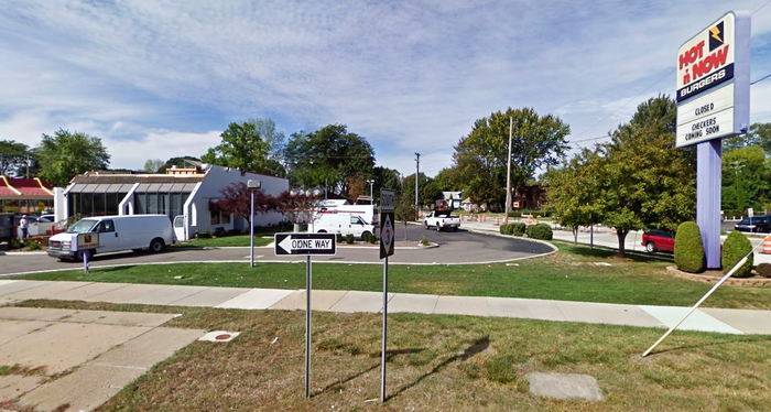 Hot n Now Hamburgers - Roseville - 27951 Gratiot Ave